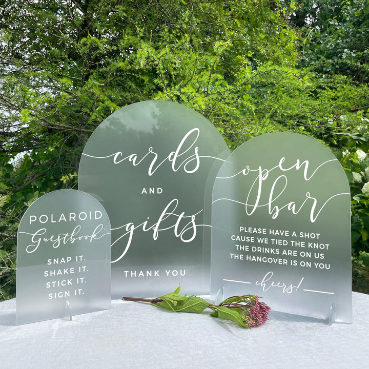Frosted Arched Wedding Signage - ROMANTIC SOIRÉE