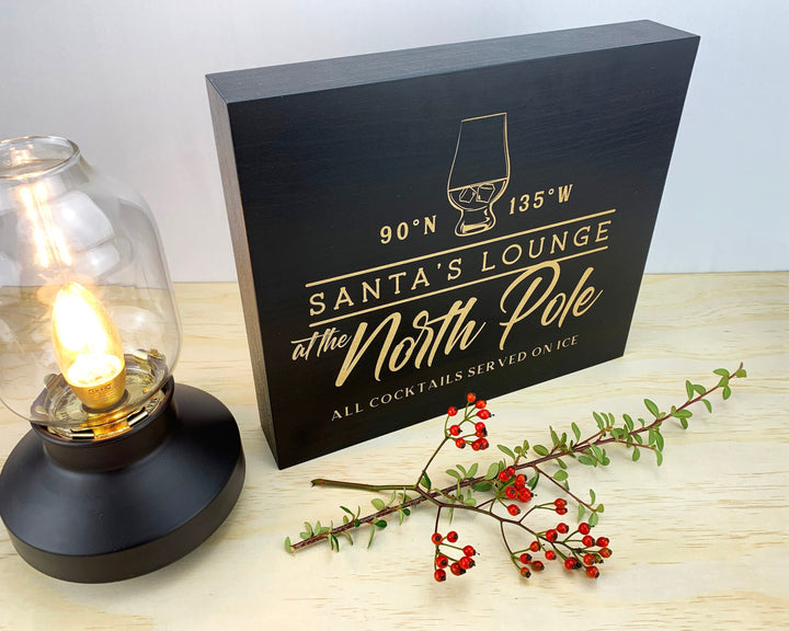 North Pole Christmas Sign, "Santa's North Pole Lounge" Country Christmas Standing Mantle Console Table Xmas Double-Sided Sign Decor