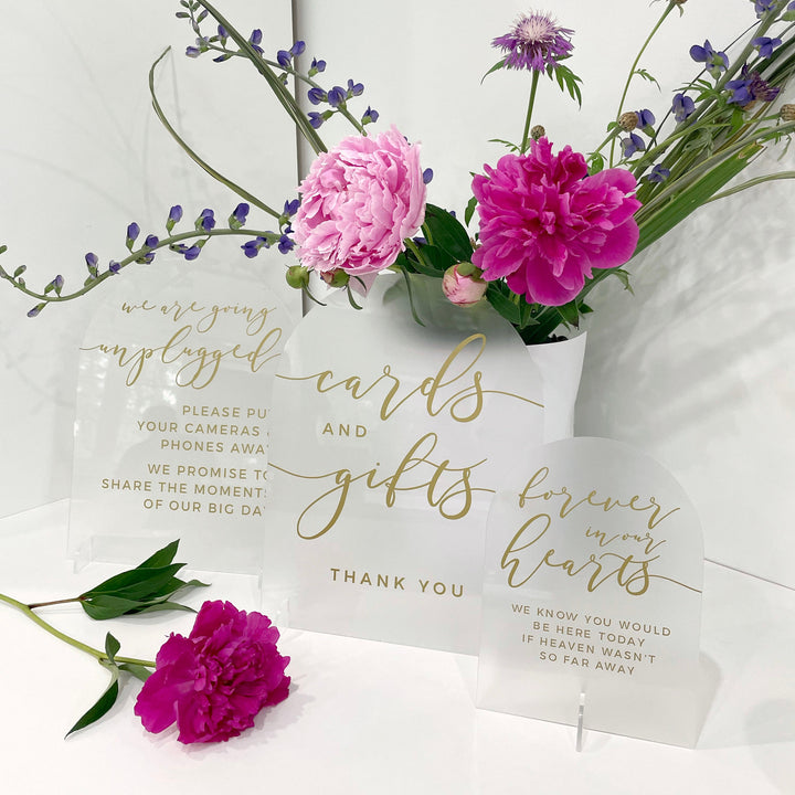 Frosted Arched Wedding Signage - ROMANTIC SOIRÉE