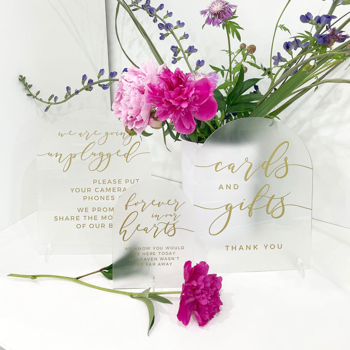 Frosted Arched Wedding Signage - ROMANTIC SOIRÉE