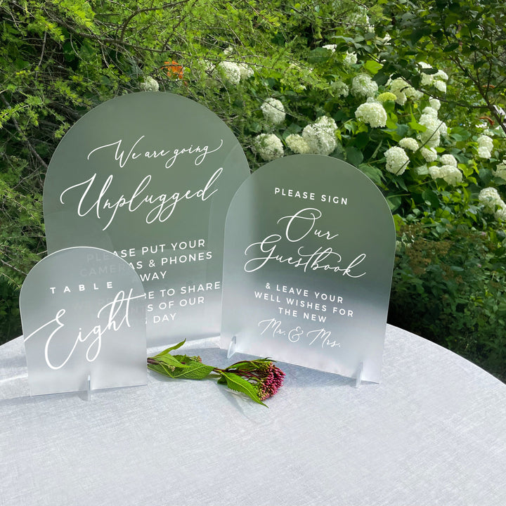 FROSTED ARCHED WEDDING SIGNAGE - GARDEN FORMAL